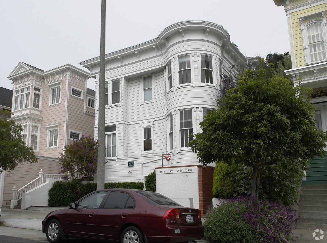Building Photo - 2528 Washington