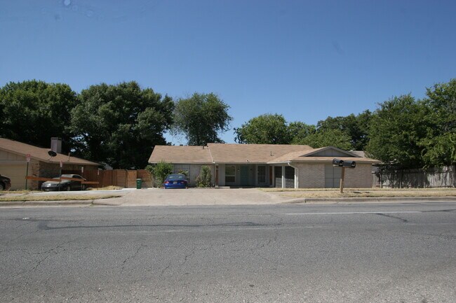 Foto del edificio - 1307 W Rundberg Ln