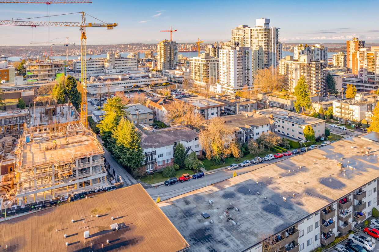 Building Photo - Cedarcrest Apartments