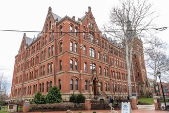 Building Photo - 3001 Bridge Ave