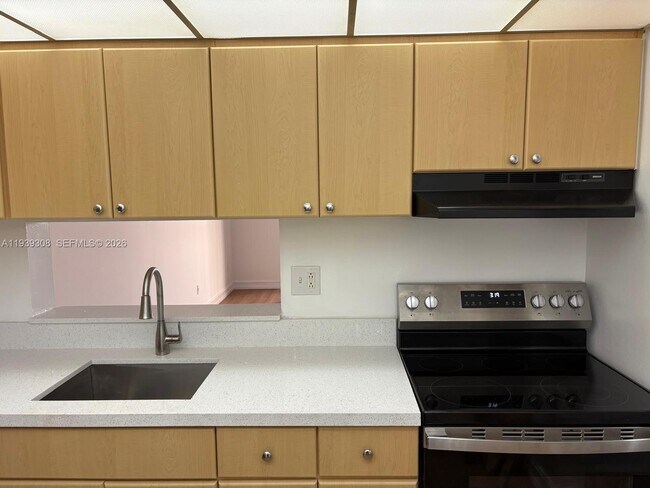 Foto del edificio - 8700 SW 133rd Avenue Rd