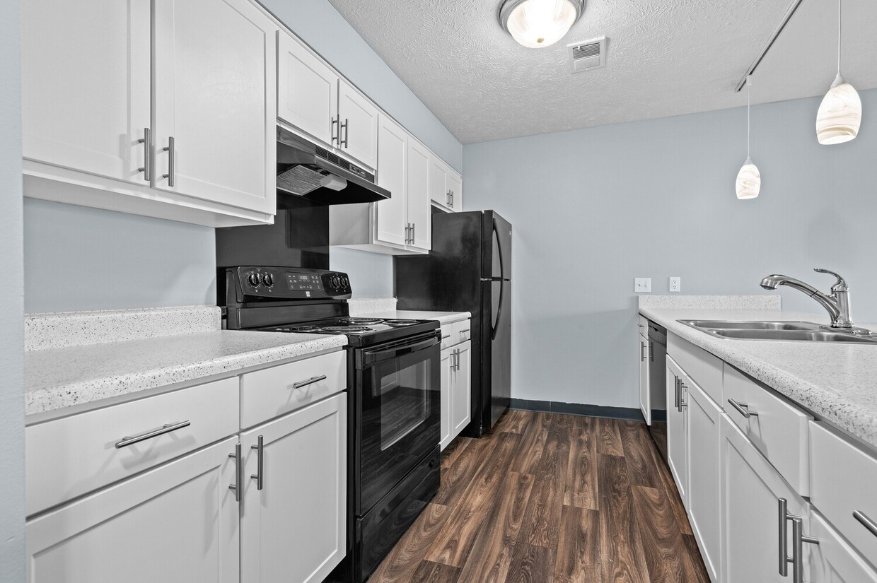 Foto principal - Fairfax Apartments - Lansing, MI