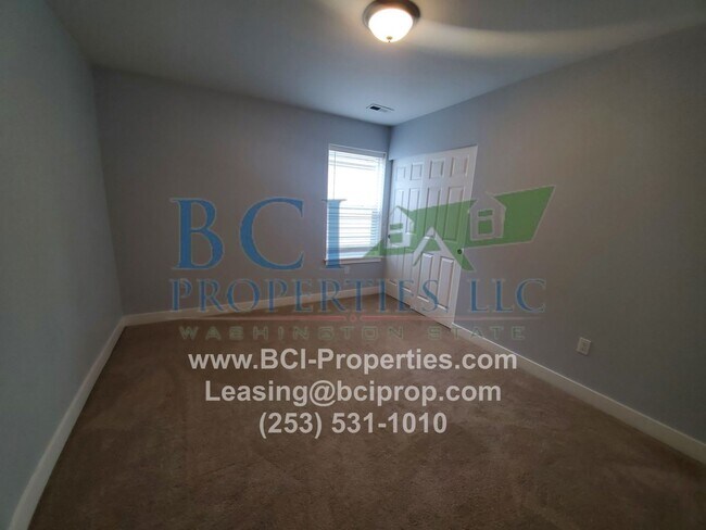 Building Photo - Available Now! 3 bedroom 2 bath Home in Sp...
