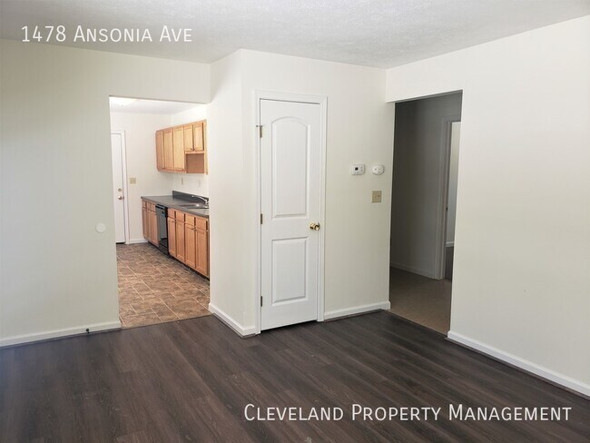 Building Photo - 3 Bedroom Madison Ranch