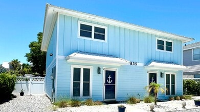 Building Photo - 835 Ellen St