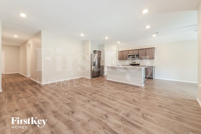 Building Photo - 3370 Everly Dr