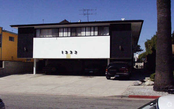 Primary Photo - 1333 S Ogden Dr