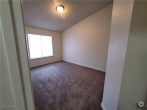 Building Photo - 372 Rushing Creek Ct