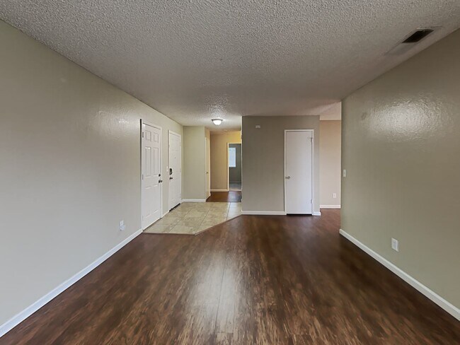 Building Photo - 5821 Longs Peak Pl