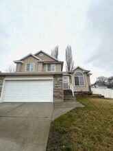 Building Photo - 943 1520 N