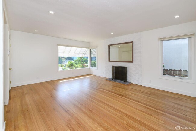 Foto del edificio - 14594 Lark St