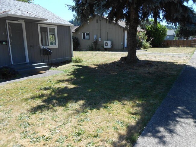 Building Photo - 545 9th Ave
