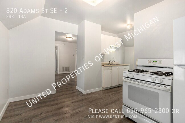 Foto del edificio - 820 Adams St SE