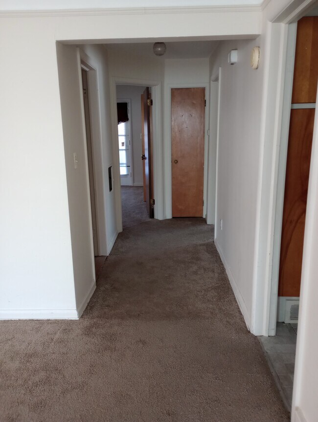 HALLWAY - 20216 Stratford Rd