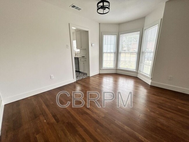 Building Photo - 2107 28th St