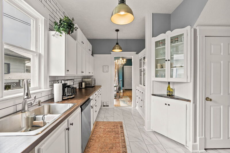 Foto principal - 1218 W Grace Ave