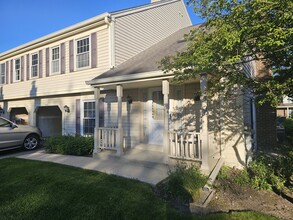 Building Photo - 2662 College Hill Cir