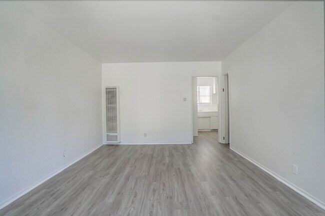 Foto del edificio - 7117 Fulton Ave