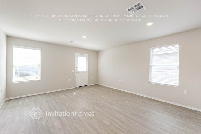 Building Photo - 922 Albatross Wy
