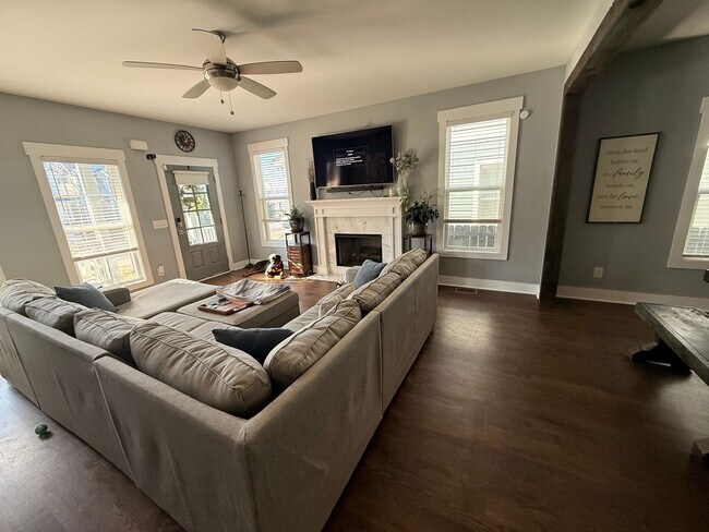 Building Photo - Beautiful rental in great location!