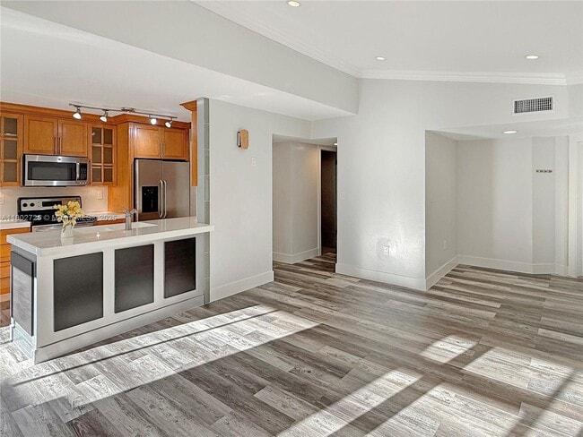Building Photo - 9766 SW 138th Ave