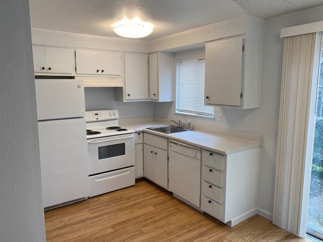 Building Photo - 1528 SE Pardee St.