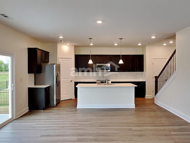 Building Photo - 5328 Trust Dr