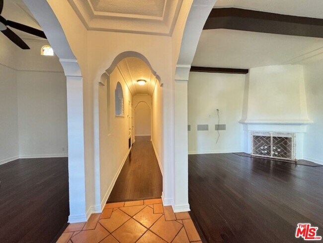 Foto del edificio - 8283 4th St