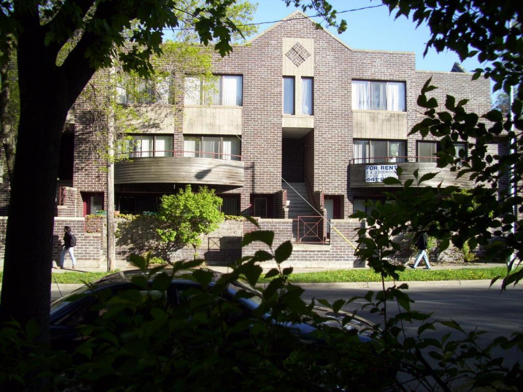 Primary Photo - 321 Wisconsin Avenue #11