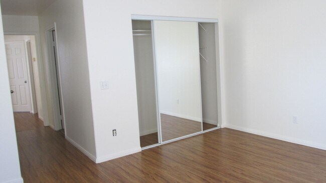 Foto del edificio - 4 bedroom house near the beach