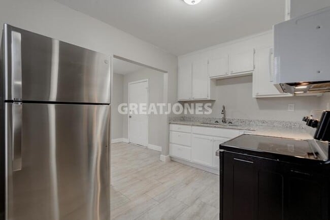 Building Photo - 4316 Mountain Dr
