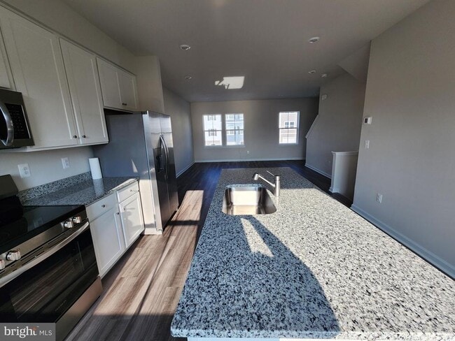 Building Photo - 114 Milburn Dr