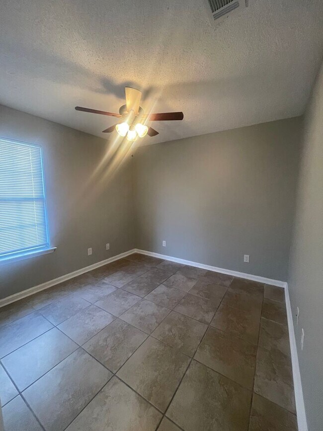 Foto del edificio - 113 Leeswood Cir