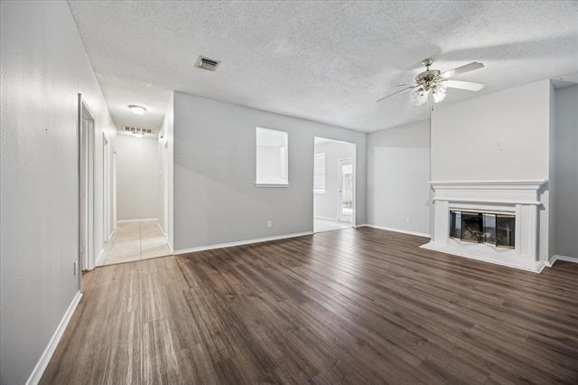 Foto del edificio - 3933 Parkhaven Dr