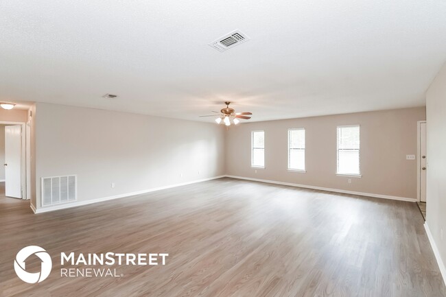 Foto del edificio - 2932 Olson Ln N