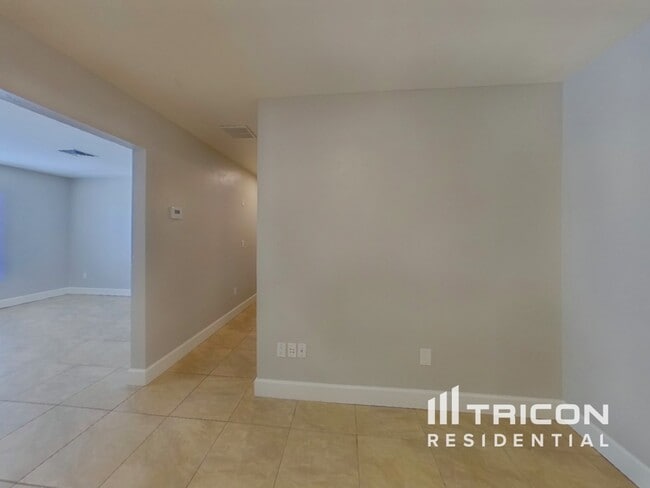 Foto del edificio - 4228 25th Ave N