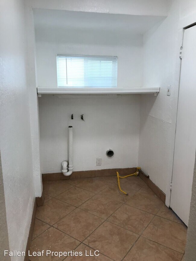 Building Photo - 2 br, 1 bath House - 1300 87th. Ave.