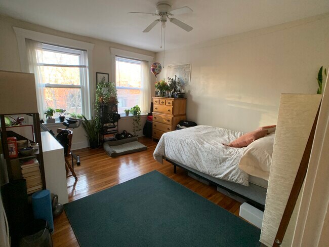 Foto del edificio - 70 Strathmore Rd