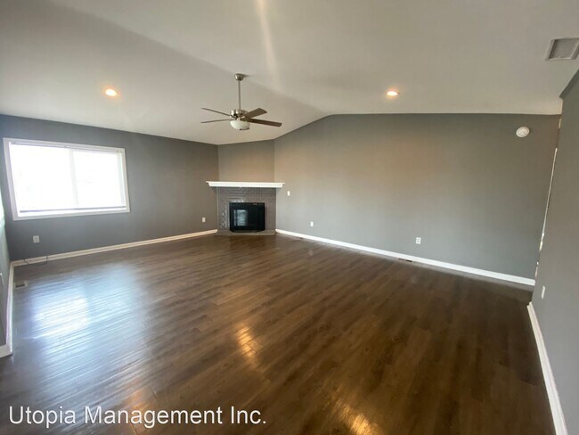 Building Photo - 3 br, 2 bath House - 7824 W. Ave. E14
