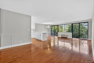 Building Photo - 15 Stewart Pl