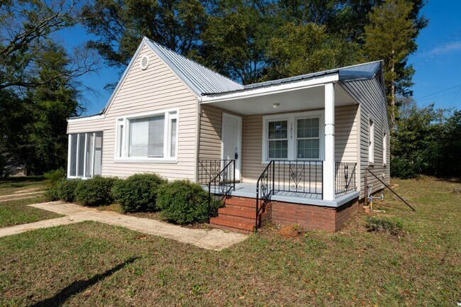 Foto del edificio - Charming 3-Bedroom Home in Bessemer – Act Fast!