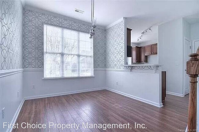 Building Photo - 3 br, 2.5 bath House - 215 Dawn Mist Lane