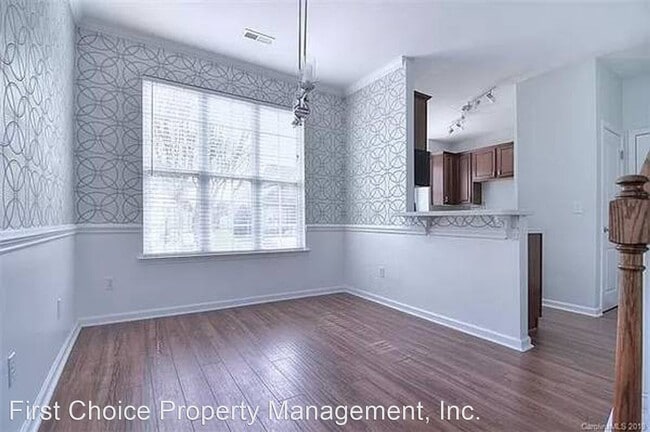 Foto del edificio - 3 br, 2.5 bath House - 215 Dawn Mist Lane