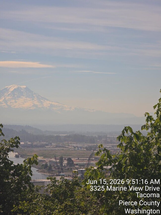 Foto del edificio - Tacoma views retro 3 bed 2 bath home, available now!
