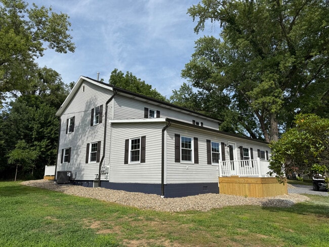 Building Photo - 1725 Allegheny Blvd