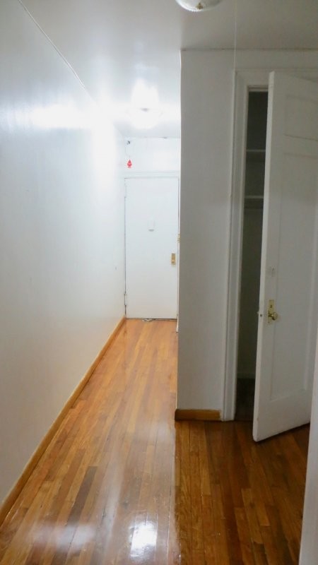 Building Photo - 250 E Gun Hill Rd