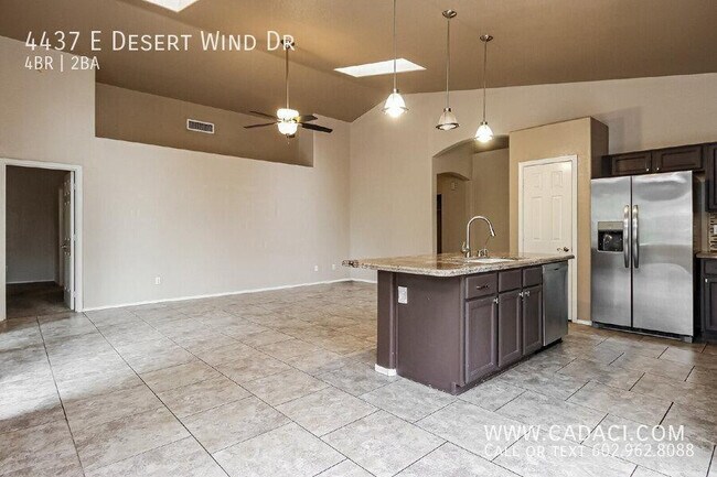 Foto del edificio - 4437 E Desert Wind Dr.