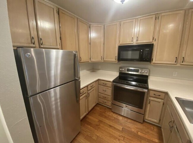 Building Photo - 2250 24th St