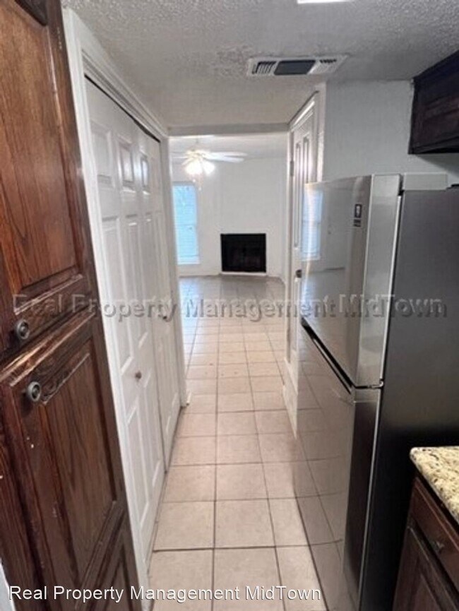 Building Photo - 2 br, 1.5 bath House - 2905 Sappington Pl ...