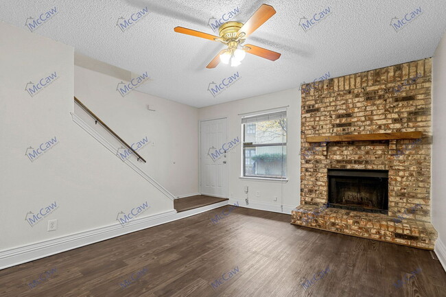 Photo - 800 Bluebonnet Dr Townhome